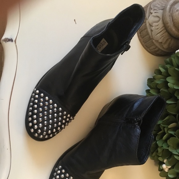 Leather booties - Picture 2 of 2